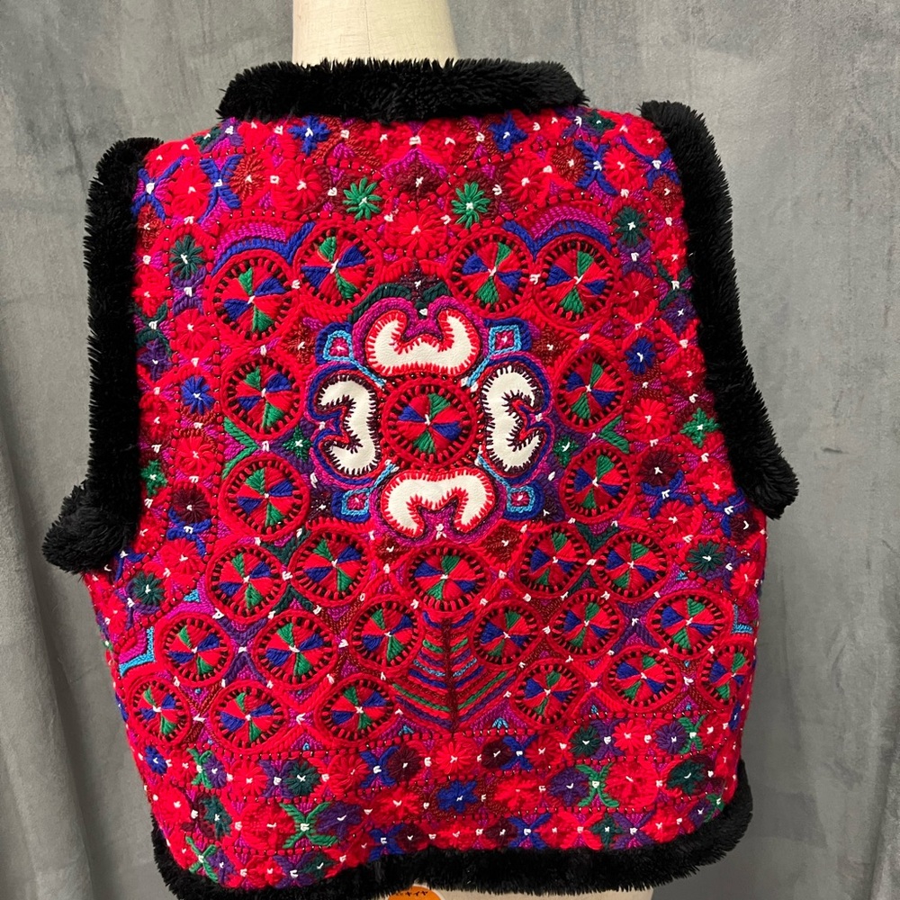 New Romanien vest/bundita from Hunedoara / tinutul Padurenilor - Picture 2 of 7